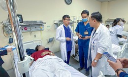 Bộ Y tế yêu cầu tập trung điều trị tốt nhất nạn nhân bị thương trong vụ cháy ở phố Trần Cung