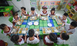 Cần thiết chuẩn hóa bữa ăn học đường, bảo đảm dinh dưỡng cho học sinh