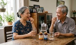 Sau tuổi 70, uống vitamin tổng hợp mỗi ngày có cần thiết?