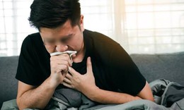 Ho đờm mùi giống phân do đường rò từ đại tràng lên phổi
