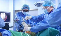 Lần đầu tiên tại Việt Nam phẫu thuật nắn chỉnh vẹo cột sống không ghép xương