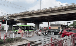 Hà Nội xử lý hơn 500 vi phạm giao thông đường sắt, phạt hơn 370 triệu
