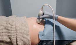 Giang mai bẩm sinh: Ngăn lây truyền từ mẹ sang con ngay từ thai kỳ