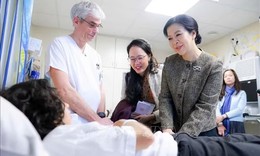 Phu nhân Ngô Phương Ly thăm mô hình bệnh viện - trường học HUDERF của Bỉ