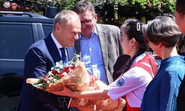Thủ tướng Ba Lan Donald Tusk thăm phố cổ Hội An
