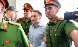 Hình ảnh 'Mr Pips', Shark Bình hầu tòa trong vụ án lừa đảo, rửa tiền