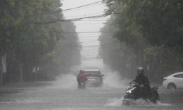 Miền Trung bước vào cao điểm mưa lớn, miền Bắc trời mát
