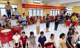 Biên đạo múa mùa 20/11: Bận 'tối mắt tối mũi', không có thời gian nghe điện thoại