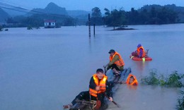 Mưa vượt 300mm, nhiều khu vực Trung Bộ ứng phó với thiên tai