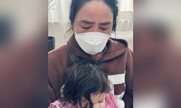 Vừa mổ vài tiếng, người mẹ vội xuất viện bế con 15 tháng tuổi đi cấp cứu