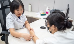 Ngứa dai dẳng, cảnh báo bệnh nguy hiểm lây từ ‘thú cưng’