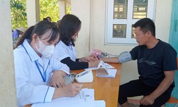 Những trường hợp nào được xét tặng Kỷ niệm chương 'Vì sức khỏe nhân dân' không tính thời gian công tác