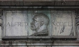 Quy trình phía sau những cái tên đoạt giải Nobel