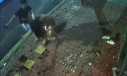 Xác minh clip chồng đánh, đá vợ tới tấp giữa đường lúc rạng sáng