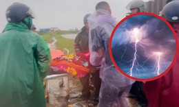 Đang trú mưa trong lán, 4 người bị sét đánh nguy kịch, 1 người bỏng nặng