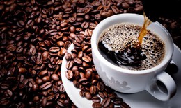 Uống cà phê thường xuyên ảnh hưởng thế nào đến răng miệng?