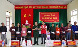 Hàng trăm dân bản vùng biên được trao quà, khám, phát thuốc miễn phí