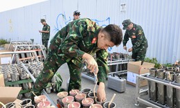 Bên trong các trận địa bắn pháo hoa phục vụ kỷ niệm Ngày Giải phóng Thủ đô