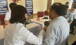 Cử tri kiến nghị giảm độ tuổi hưởng trợ cấp hưu trí xã hội từ đủ 75 xuống đủ 70, Bộ Y tế nói gì?