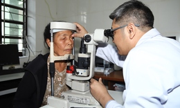 Hình ảnh bác sĩ khám sức khỏe miễn phí cho người dân Nghệ An trong "Tết ấm vùng cao 2026"