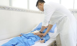 Phát hiện ung thư dạ dày sau 1 tuần không ăn uống được