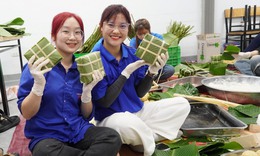 Gói trọn yêu thương trong từng chiếc bánh chưng xanh