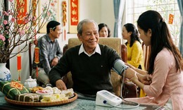 Vì sao người già dễ tăng huyết áp dịp Tết dù uống thuốc đều?