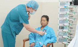 Con trai hiến gan cứu mẹ ngày cận Tết