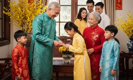 Dạy con hiểu đúng ý nghĩa lì xì: Món quà đầu năm không chỉ là tiền