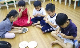 Ngày Tết, trẻ nhỏ cẩn thận hóc dị vật hạt dưa, hạt hướng dương