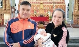 Thiên thần nhỏ mang mùa xuân đặc biệt đến với cặp vợ chồng hiếm muộn