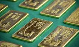 Vàng tái lập mốc 5.000 USD sau phán quyết thuế quan từ Mỹ