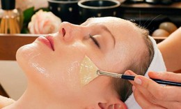 Bí quyết 'trẻ hóa tức thì' với mặt nạ lòng trắng trứng và nước cốt chanh