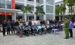 Khởi tố nhóm thanh thiếu niên mang dao tự chế chém người