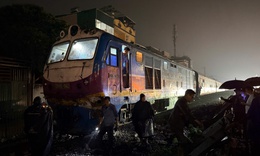 Cục CSGT cảnh báo gì sau vụ tàu SE va chạm với xe tải tại Ngọc Hồi gây chết người?