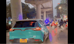 CSGT Hà Nội mở đường giúp bé 4 tháng tuổi đến viện cấp cứu kịp thời