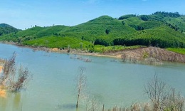 Người phụ nữ mang thai và con gái tử vong dưới hồ nước gần nhà