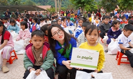 Dược phẩm STARMED đồng hành cùng Báo Sức khỏe và Đời sống mang yêu thương đến với trẻ em vùng cao Nghệ An