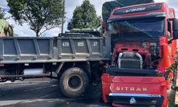 Tai nạn liên hoàn tại Đắk Lắk, nhiều phương tiện hư hỏng