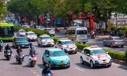 Hà Nội sẽ chuyển đổi hoàn toàn taxi sang xe điện, nồng độ bụi mịn giảm thế nào?