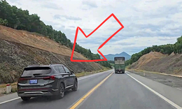 Xe biển xanh vi phạm giao thông, ai nộp phạt?