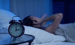 Phụ nữ tiền mãn kinh, mãn kinh nên hạn chế những thực phẩm nào?