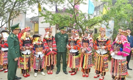 Sắc màu dân tộc rạng rỡ trong ngày hội non sông ở Lô Lô Chải