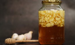 4 tác hại của tỏi ngâm mật ong ít ai biết