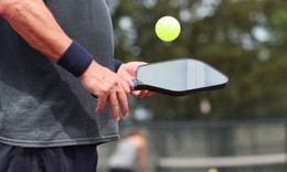 Đau tay khi chơi pickleball có thể là dấu hiệu của những chấn thương nào?