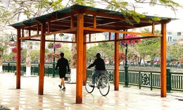 Hải Phòng tháo dỡ ki - ốt mục ruỗng ven hồ Tam Bạc để đảm bảo an toàn cho người dân