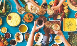 9 lời khuyên thiết thực để ăn uống lành mạnh mùa lễ hội