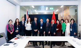 Thứ trưởng Nguyễn Tri Thức và đoàn công tác Bộ Y tế thăm, làm việc tại Vương quốc Anh