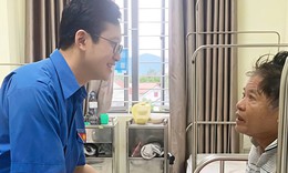 Nam bác sĩ trẻ vừa cầm dao mổ, vừa 'giữ lửa' phong trào ở tuyến cơ sở