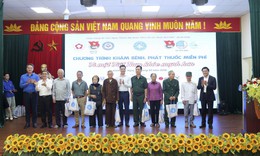 Khám bệnh, tặng quà miễn phí 'Vì một Việt Nam khoẻ mạnh hơn' cho 500 người dân Vĩnh Bảo - Hải Phòng